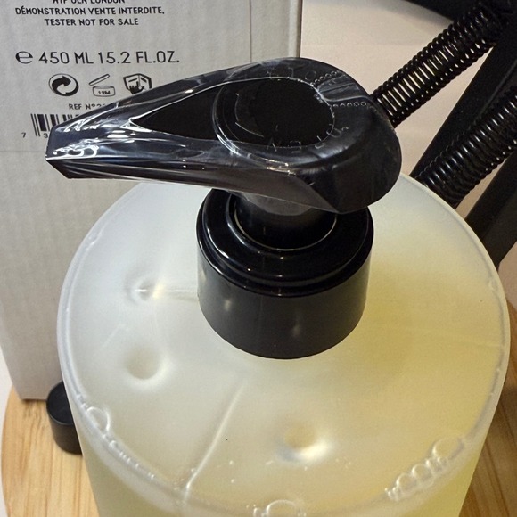 Byredo • Vetyver • Hand Wash Gel • 450ml 15.2oz • New and Sealed in Open Box - Picture 3 of 7